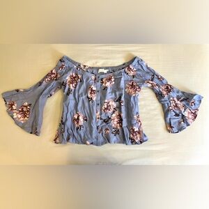 Astr top perfect for casual night out or a baby bump!